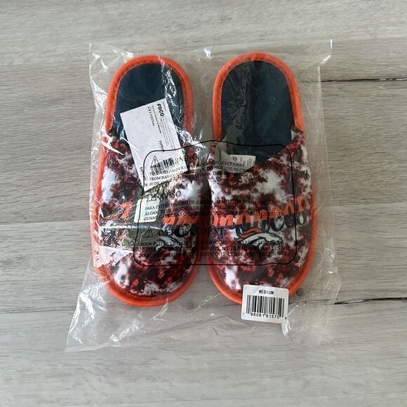 NFL FOCO Denver Broncos Team Scuff Slide Slippers Orange/Blue M (7-8) NWT IN PKG - Picture 3 of 5